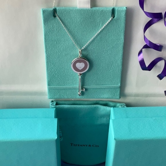💜 TIFFANY & CO. LAVENDER HEART KEY NECKLACE 💜 - Picture 8 of 16
